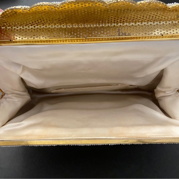 Ivory Beaded PetitPoint Roses Envelope Clutch Purse w/ 5” Drop Handle 9x7x1.5 - Picture 7 of 8